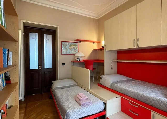 Eleganza Liberty A Due Passi Da Porta Susa E Metro Apartman