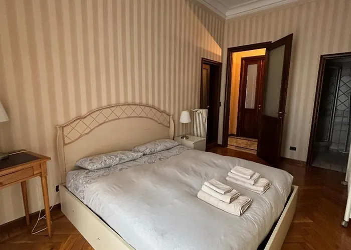 Eleganza Liberty A Due Passi Da Porta Susa E Metro Apartman *