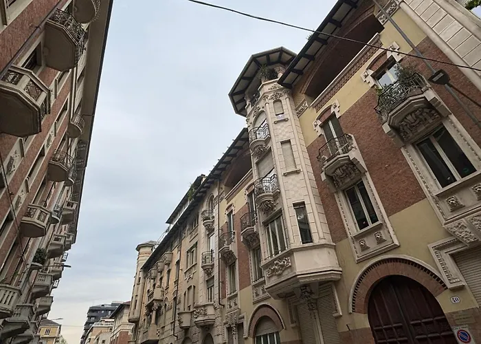 Apartment Eleganza Liberty A Due Passi Da Porta Susa E Metro Turin