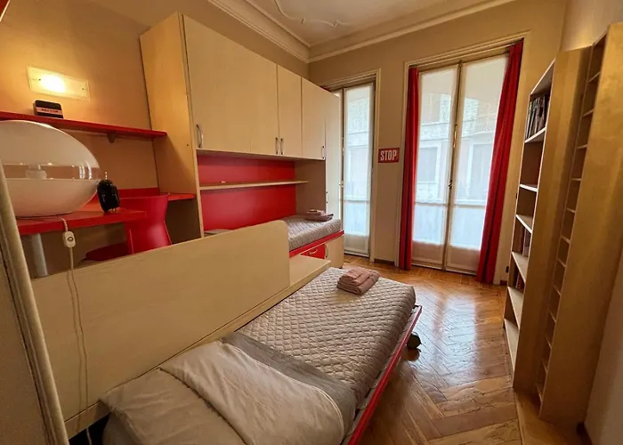 Eleganza Liberty A Due Passi Da Porta Susa E Metro Apartman Torino