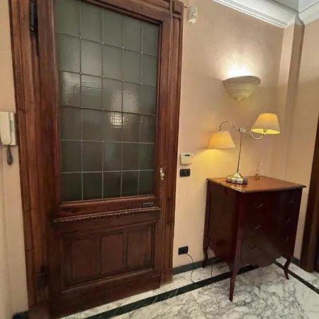 Apartment Eleganza Liberty A Due Passi Da Porta Susa E Metro